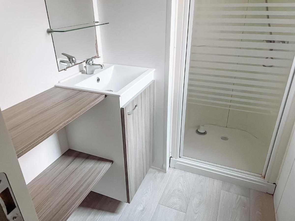 3 Bedroom Chalets Camping Lei Suves - Joycasa Roquebrune-sur Argens Extérieur photo